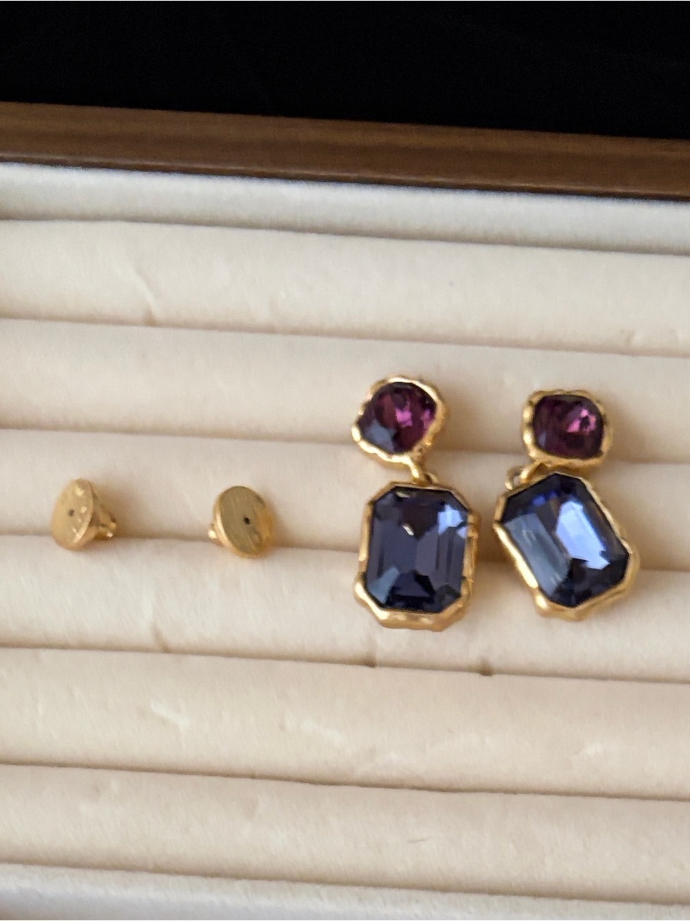 Oscar de la Renta Classic Crystal drop earrings - Purple O2